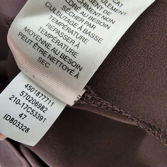 Chico's Womens Top Size 1 Medium Brown Asymmetrical Hem Grommet Cold Shoulder - Picture 14 of 14